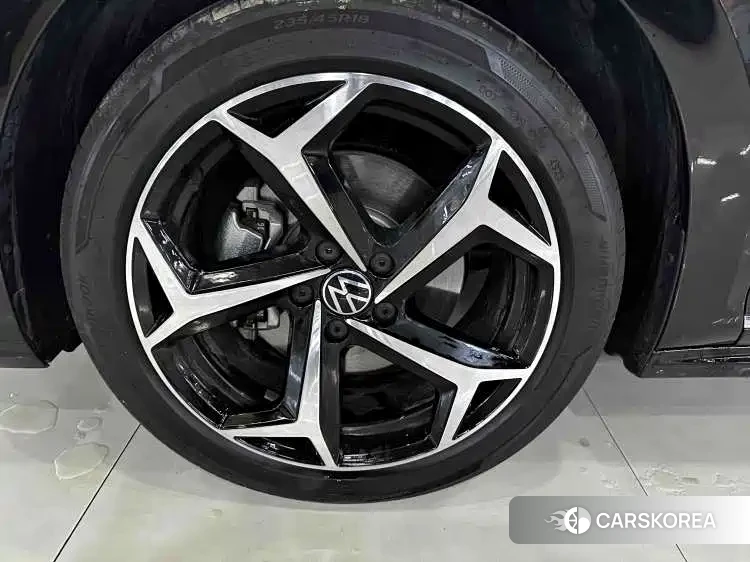 Volkswagen Passat id 4553728 из Китая 21