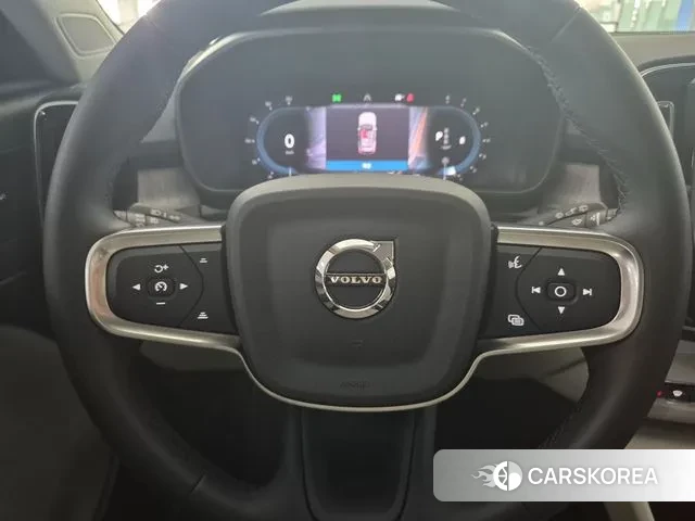 Volvo XC40 id 3211940 из Кореи 19