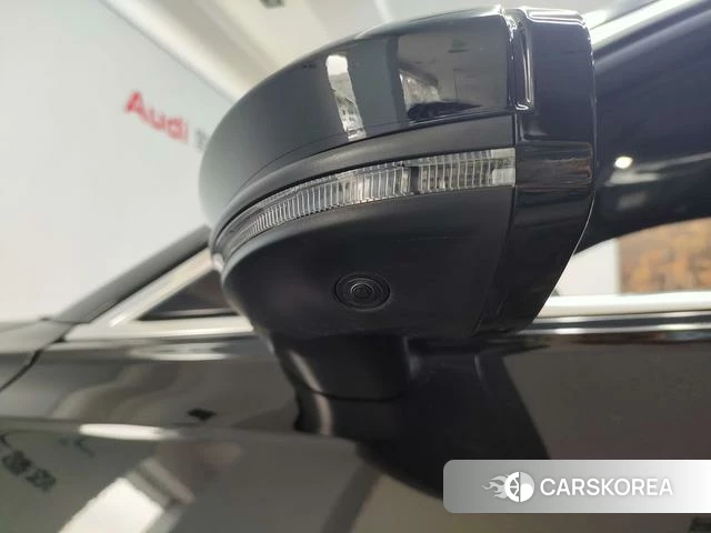 Audi A6L id 4277183 из Китая 27