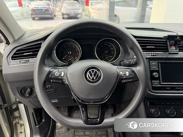 Volkswagen Tiguan L id 4261565 из Китая 25
