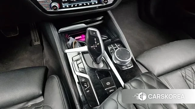 BMW 5 Series (G30) id 2989797 из Кореи 19