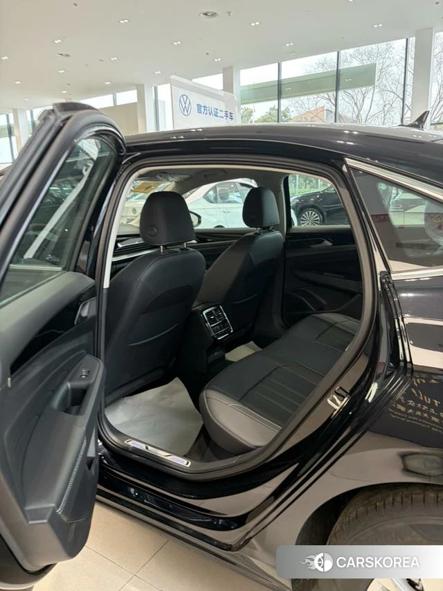 Volkswagen Passat PHEV id 4254487 из Китая 9