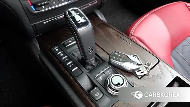 Maserati Ghibli id 3367121 из Кореи 19