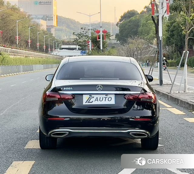 Mercedes-Benz E-class id 4264994 из Китая 17