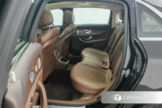 Mercedes-Benz E-class id 4265337 из Китая 23