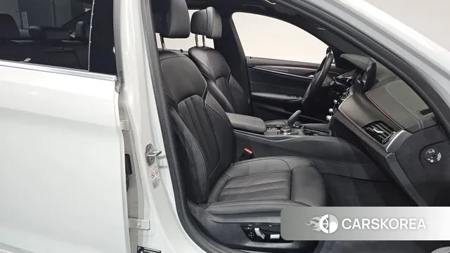 BMW 5 Series (G30) id 3267927 из Кореи 19