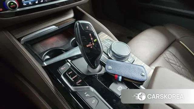 BMW 5 Series (G30) id 3682693 из Кореи 19