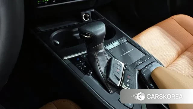 Lexus UX250h id 3055372 из Кореи 19