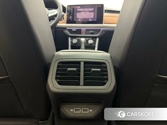 Volkswagen Bora id 4256297 из Китая 23