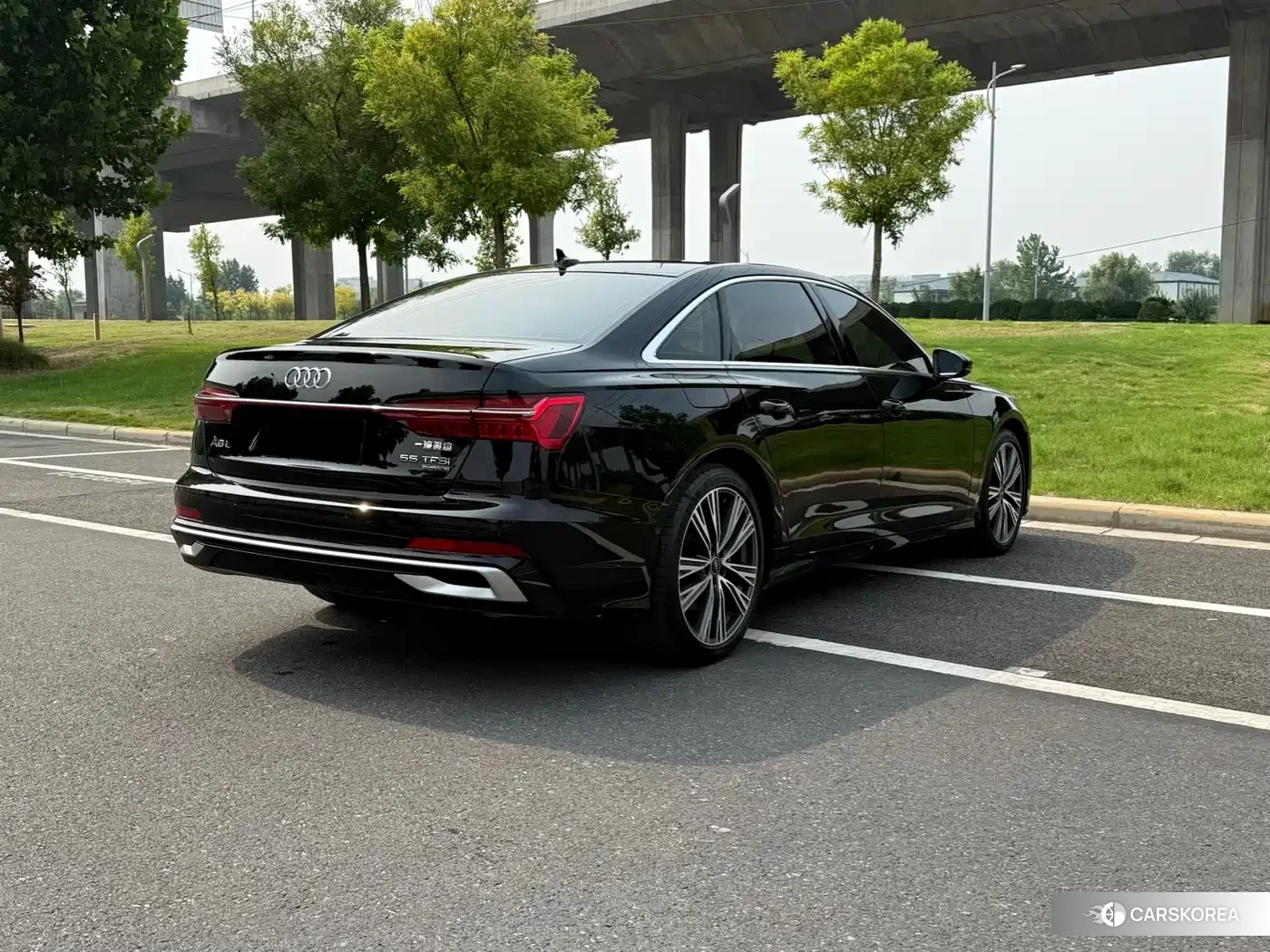 Audi A6L id 4539482 из Китая 9