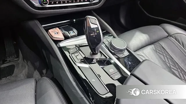 BMW 5 Series (G30) id 3742061 из Кореи 19