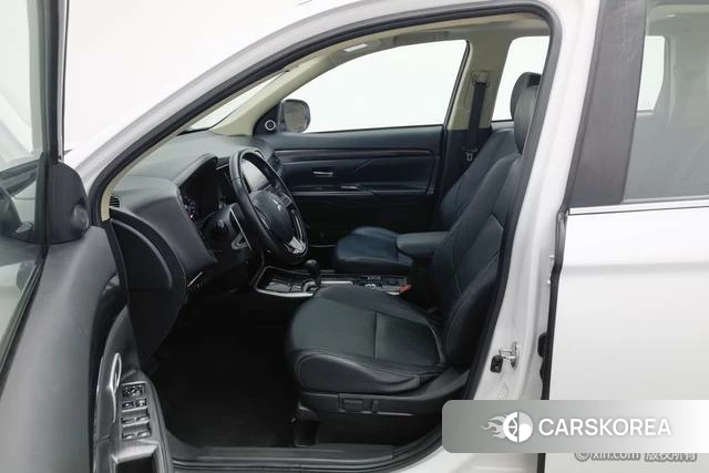 Mitsubishi  Outlander id 4210212 из Китая 23