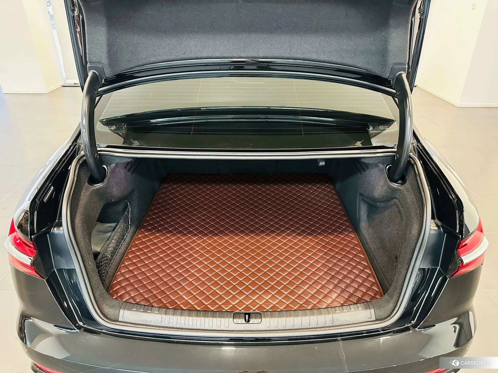 Audi A6L id 4455155 из Китая 14
