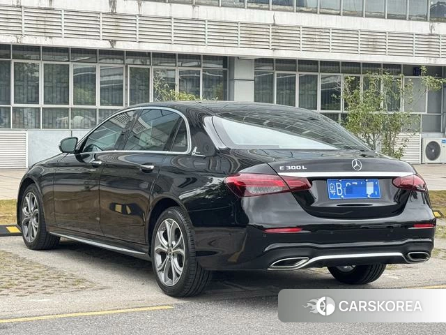 Mercedes-Benz E-class id 4264872 из Китая 19