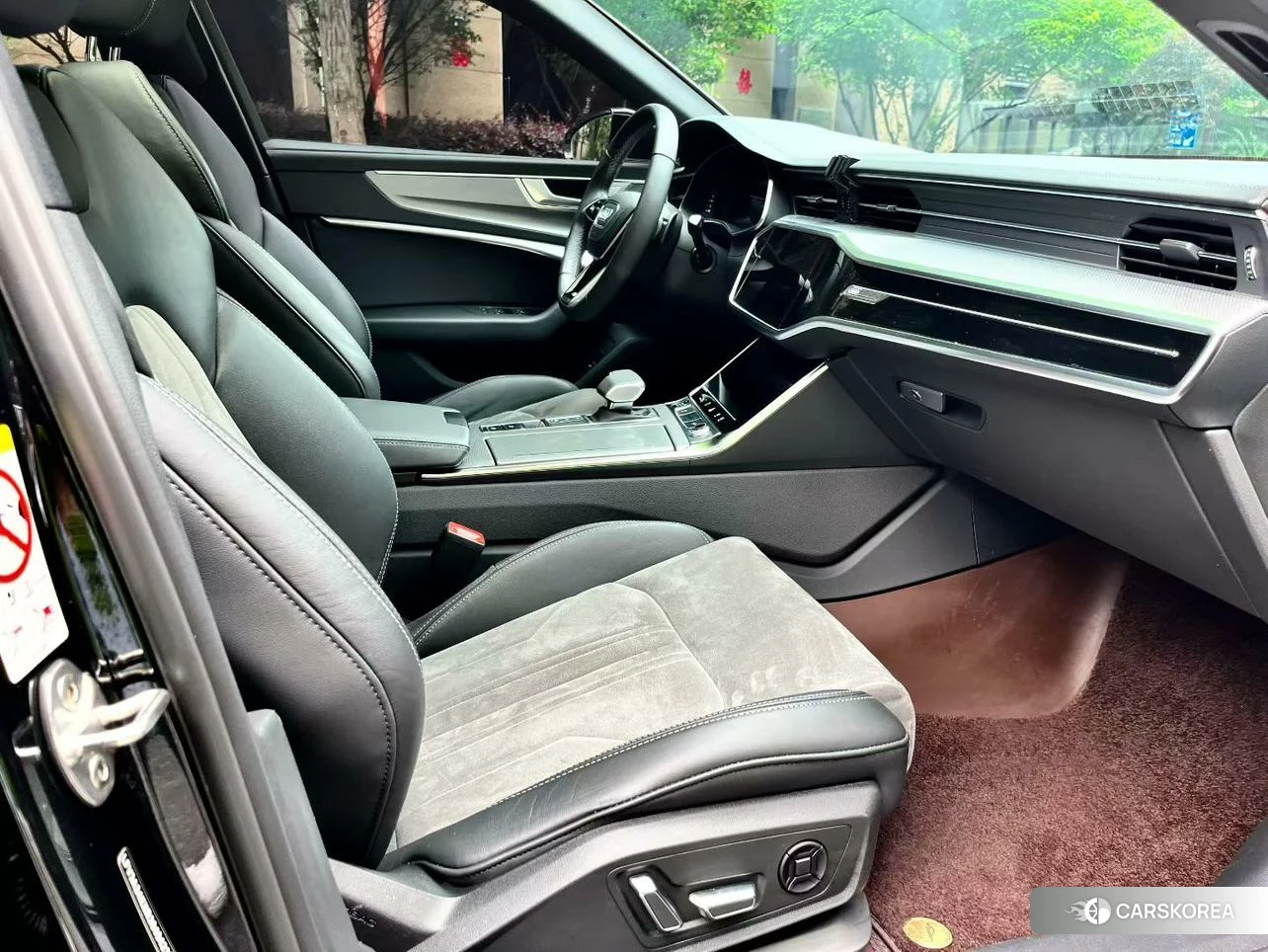 Audi A6L id 4467613 из Китая 9