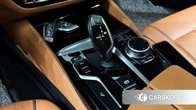 BMW 5 Series (G30) id 3380830 из Кореи 19