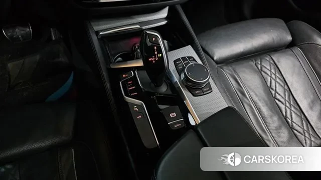 BMW 5 Series (G30) id 3593143 из Кореи 19