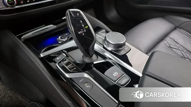 BMW 5 Series (G30) id 3013246 из Кореи 19