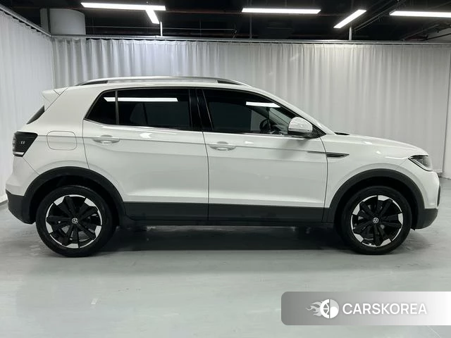 Volkswagen Exploring the shadow id 4242472 из Китая 19