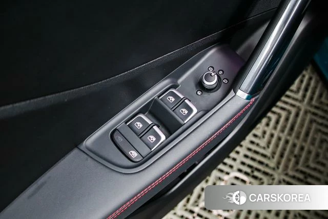 Audi Q2L id 4275708 из Китая 23