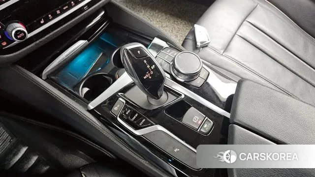 BMW 5 Series (G30) id 3546939 из Кореи 19