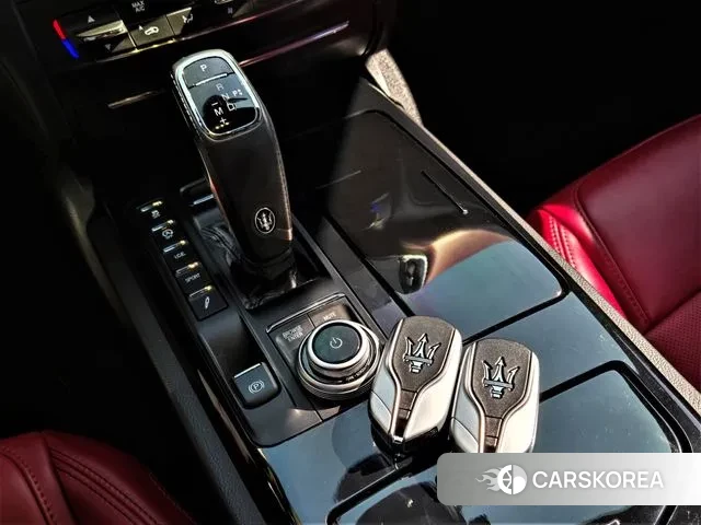 Maserati Ghibli id 3671187 из Кореи 19