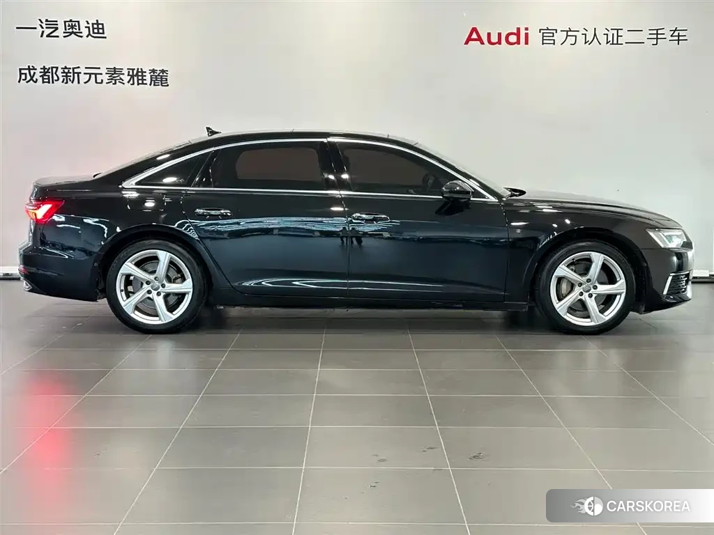 Audi A6L id 4679916 из Китая 15