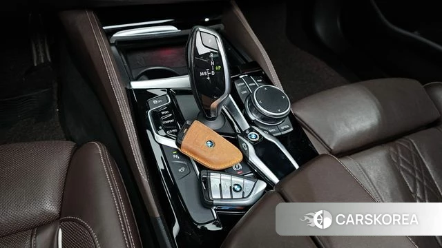 BMW 5 Series (G30) id 3905797 из Кореи 19