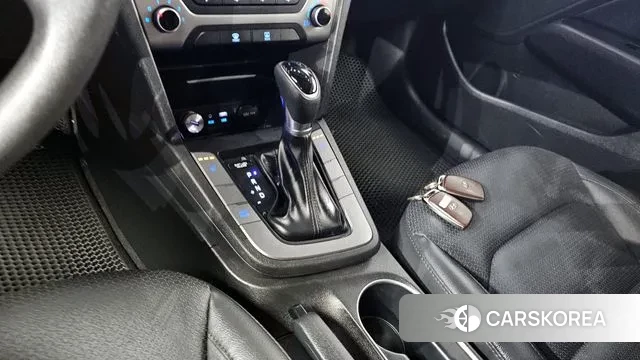 Hyundai Avante AD id 3055793 из Кореи 19