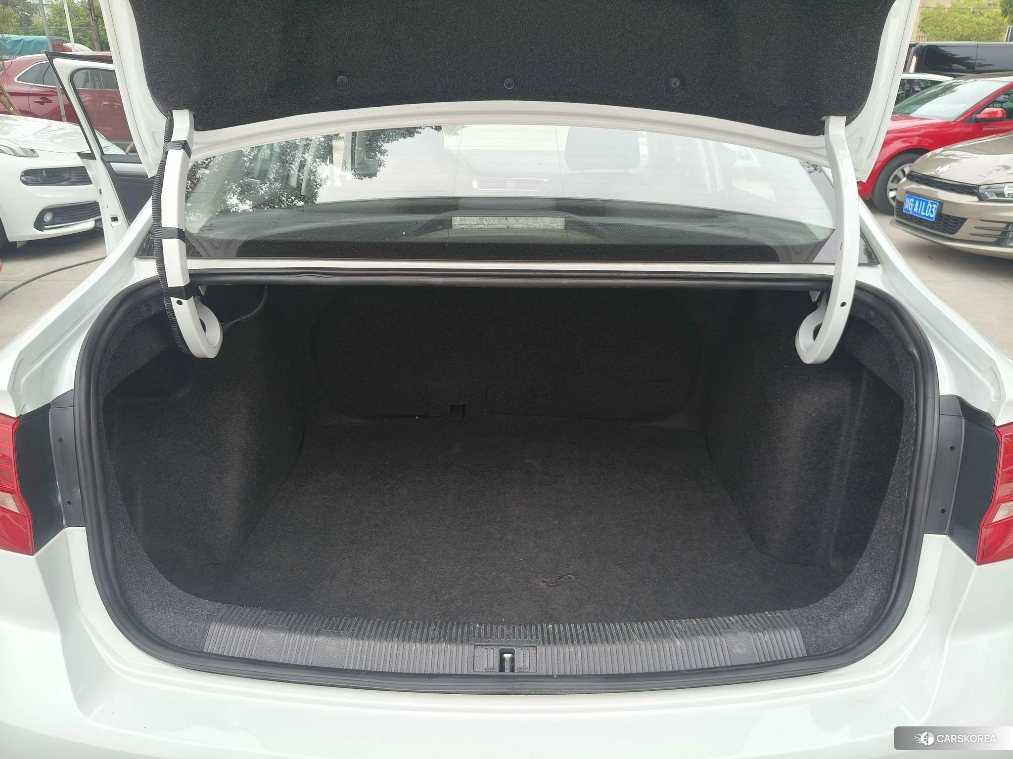 Volkswagen Bora id 4461645 из Китая 12