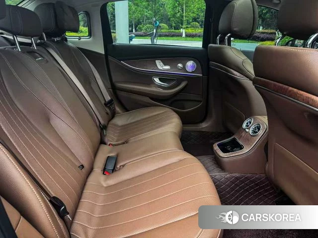 Mercedes-Benz E-class id 4306898 из Китая 21
