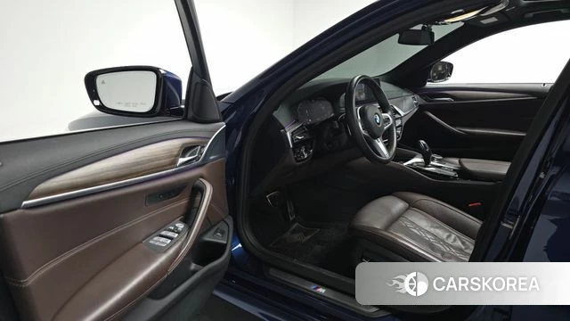 BMW 5 Series (G30) id 4471104 из Кореи 34