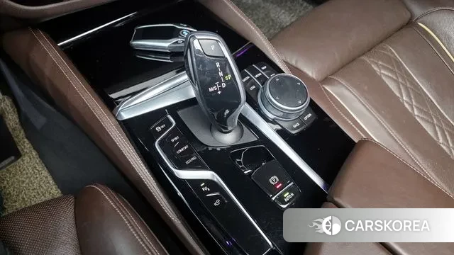 BMW 5 Series (G30) id 3545860 из Кореи 19