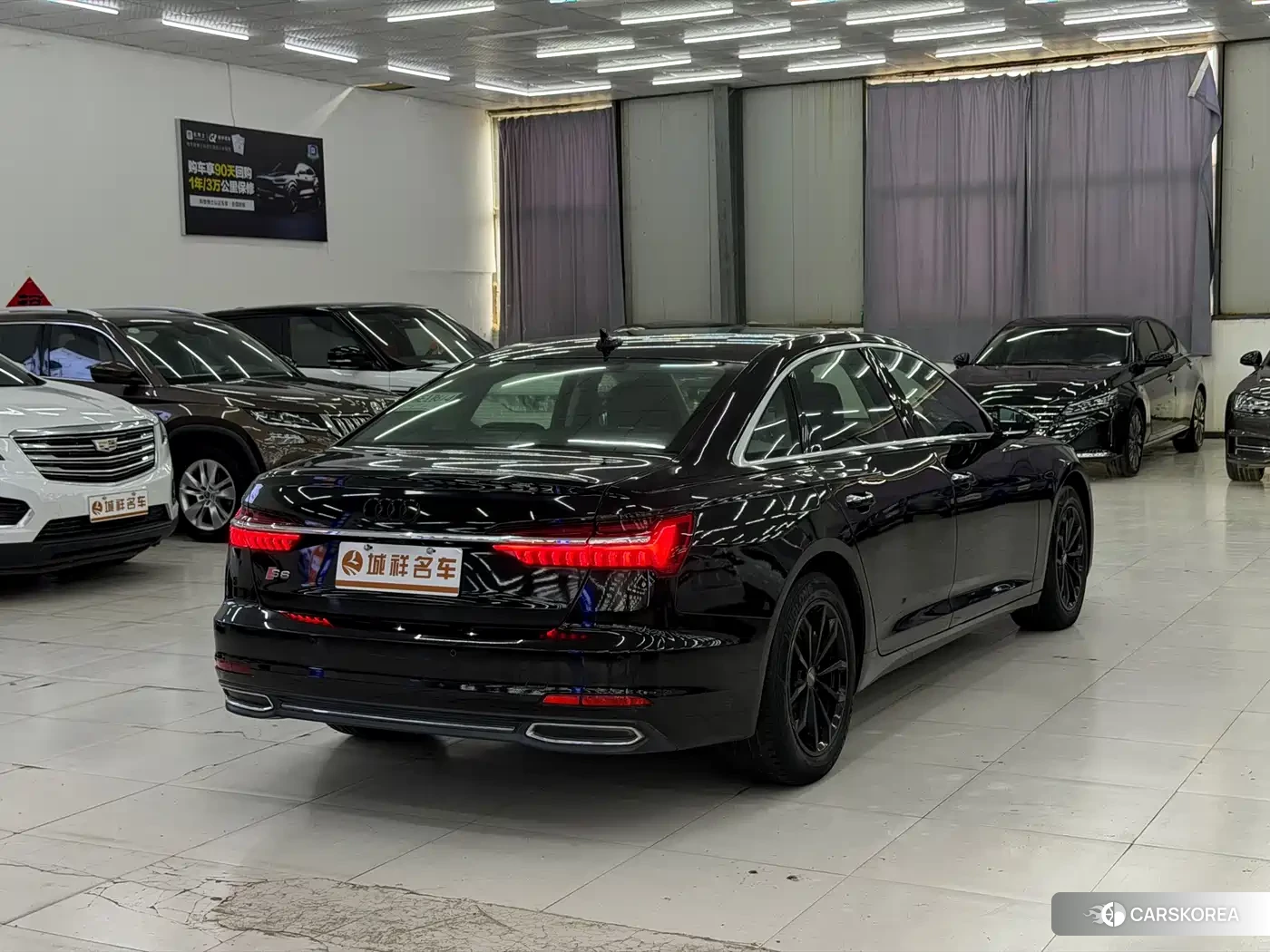 Audi A6L id 4600767 из Китая 9