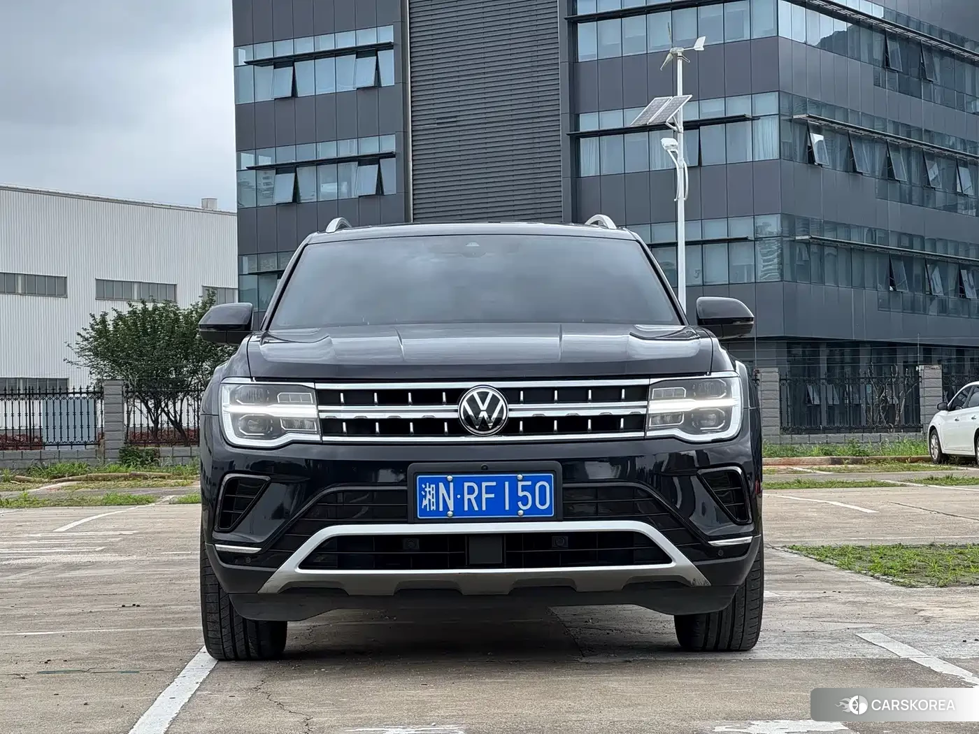 Volkswagen Touareg id 4644602 из Китая 11