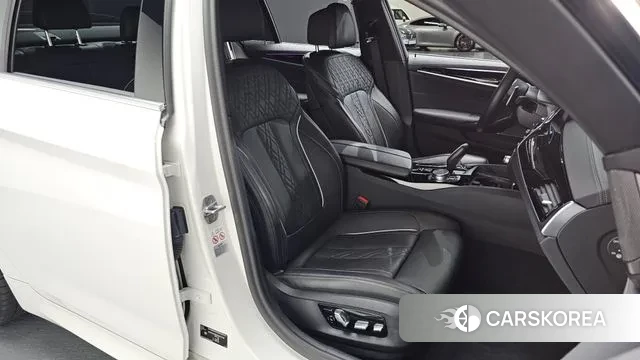 BMW 5 Series (G30) id 3417117 из Кореи 19