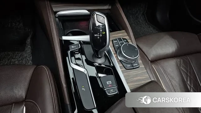 BMW 5 Series (G30) id 3307529 из Кореи 19