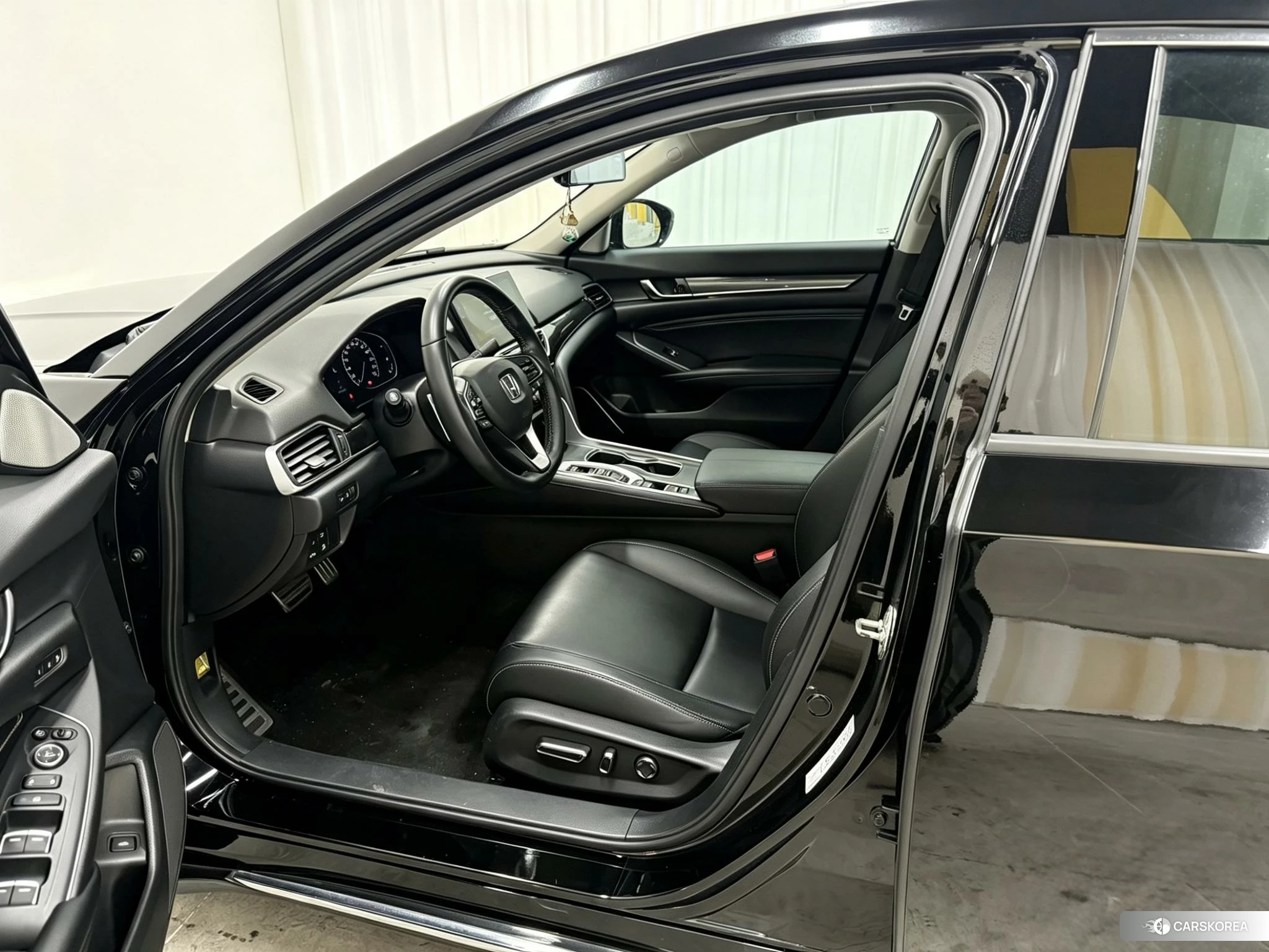 Honda Accord id 4511008 из Китая 19