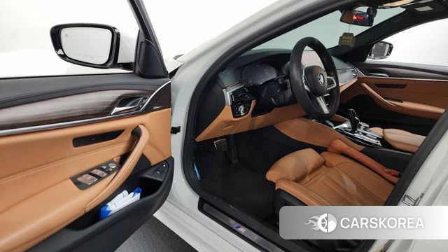 BMW 5 Series (G30) id 3885647 из Кореи 19