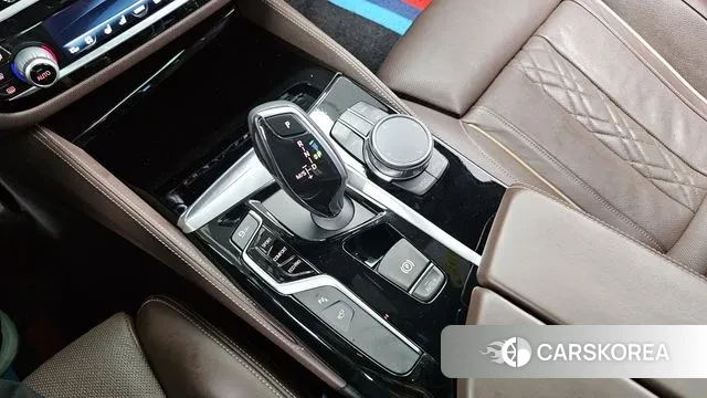 BMW 5 Series (G30) id 3297516 из Кореи 19