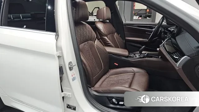 BMW 5 Series (G30) id 3322826 из Кореи 19