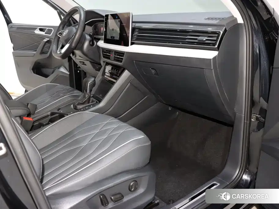 Volkswagen Tiguan L id 4629034 из Китая 19