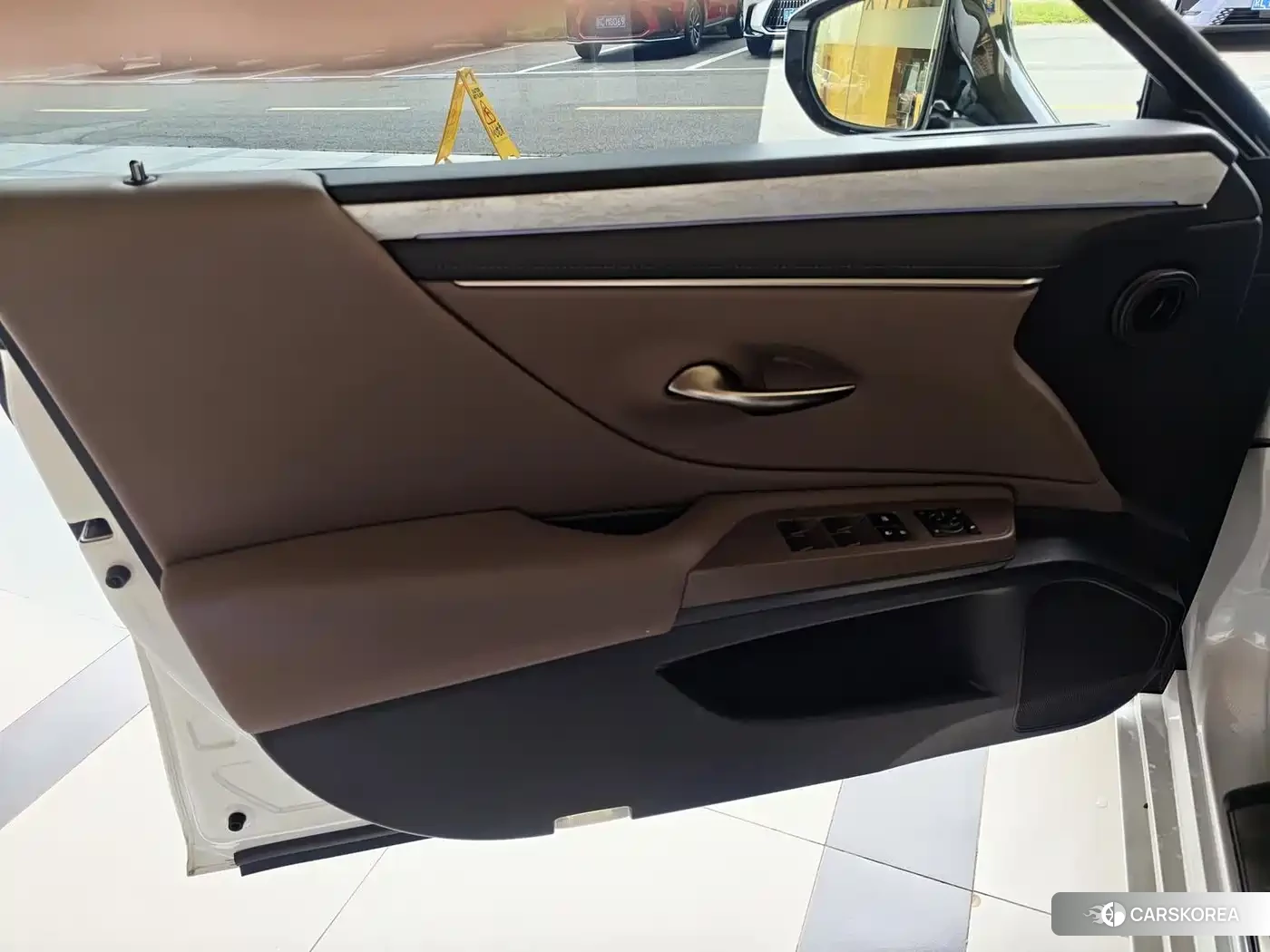Lexus ES id 4669337 из Китая 20