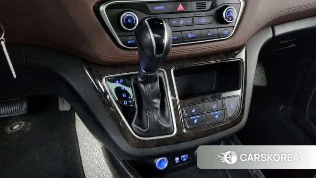 Hyundai The New Grand Starex id 3374645 из Кореи 19