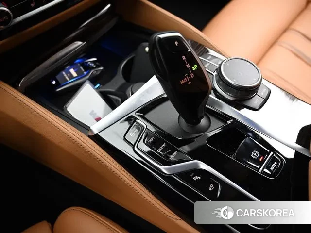 BMW 5 Series (G30) id 3023261 из Кореи 19