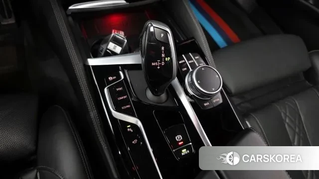 BMW 5 Series (G30) id 2931823 из Кореи 19