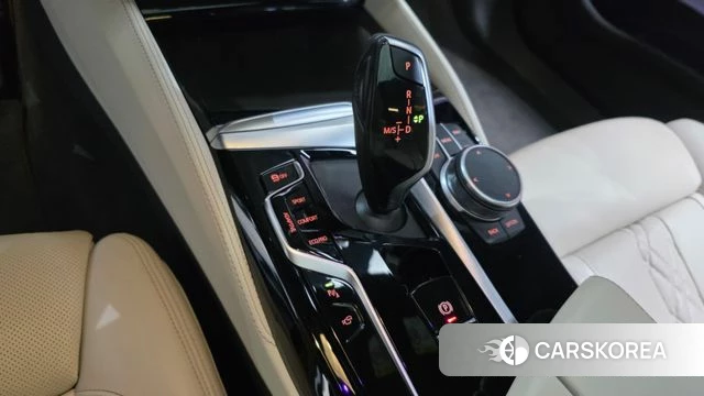 BMW 5 Series (G30) id 4187137 из Кореи 19