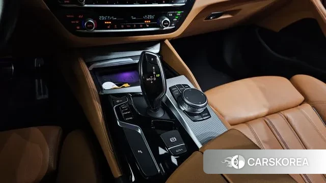 BMW 5 Series (G30) id 3617363 из Кореи 19