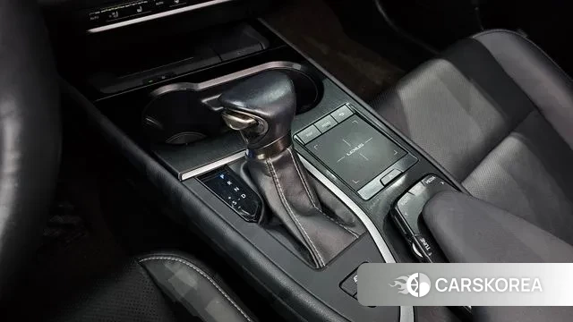 Lexus UX250h id 2976671 из Кореи 19