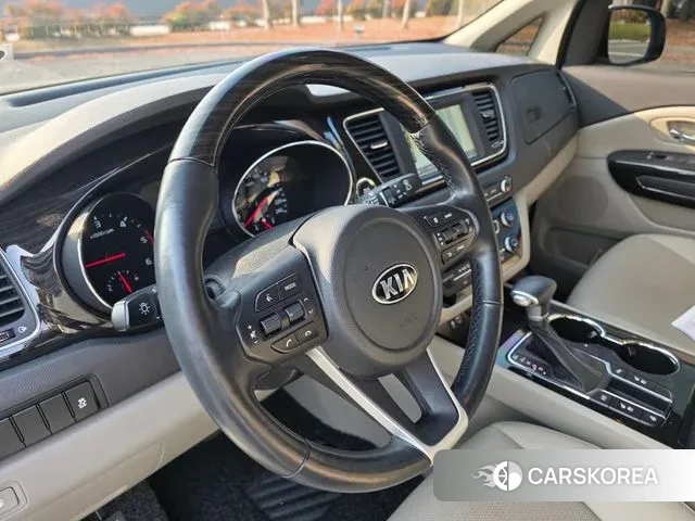 Kia The New Carnival id 3402682 из Кореи 19